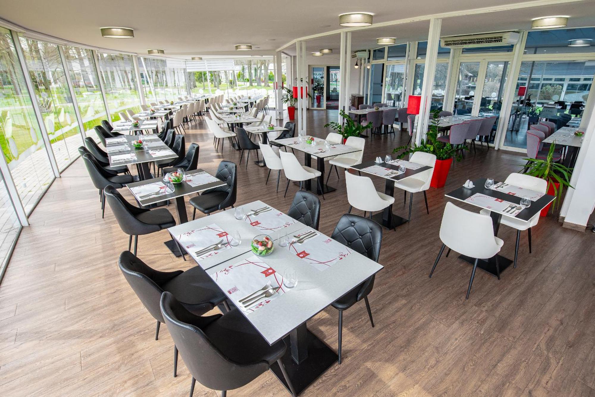 Liget Wellness és Konferencia Hotel Szarvas Exterior foto